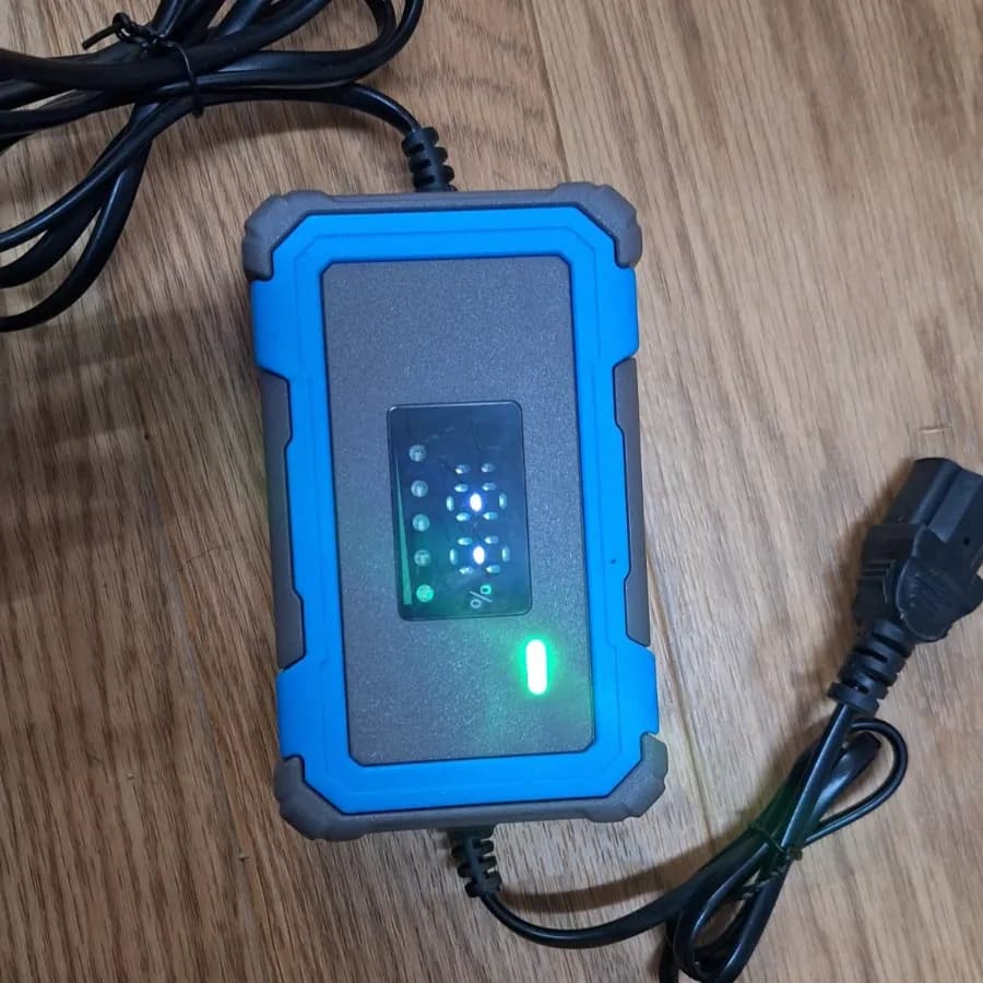 Radhe 2.5 Amp Digital Charger For Battery Sprayer, Digital Charging Meter, Compatible With 12V Battery Sprayers - Image 5