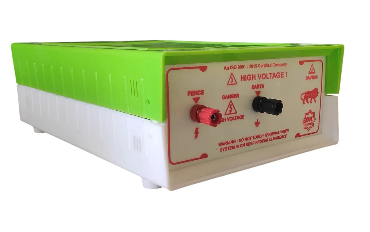 Urja 15 KV Digital Solar Fence Energizer Combo Set For 50 Acre With Battery 12V x 26Ah, Earthing Set And Solar Panel 40 Watt. - Image 3