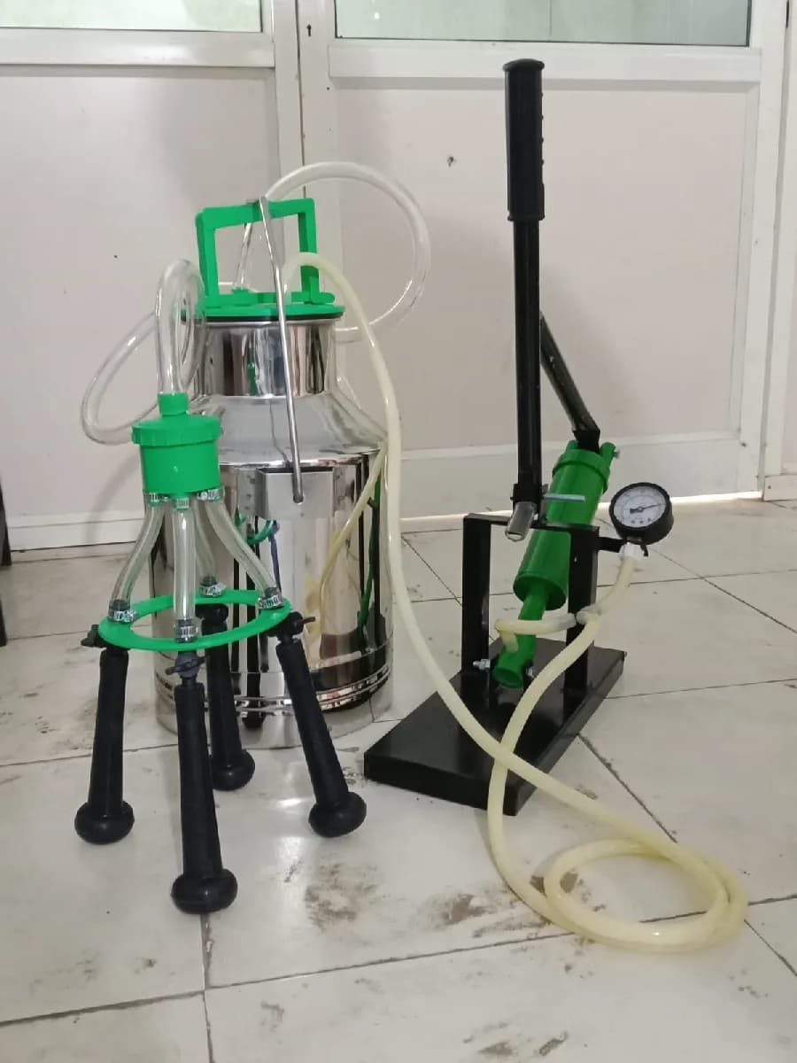 Vinspire Hand Operated Milking Machine, 15 L Bucket, Easy to Use and Easy to Wash - Image 2