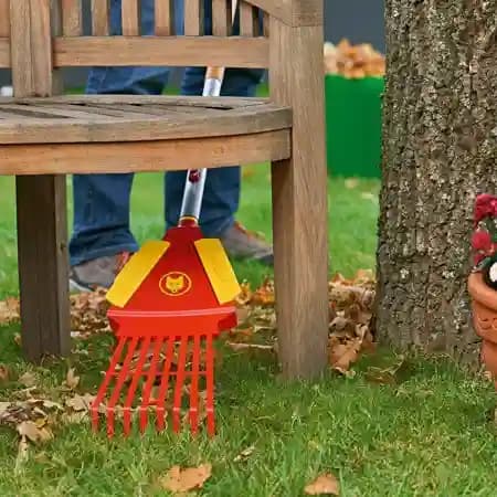 Wolf Garten 4 In 1 Leaf Rake, Garden Leaf Rake and Roof, Quick Clean Up of Lawn and Yard - Image 4