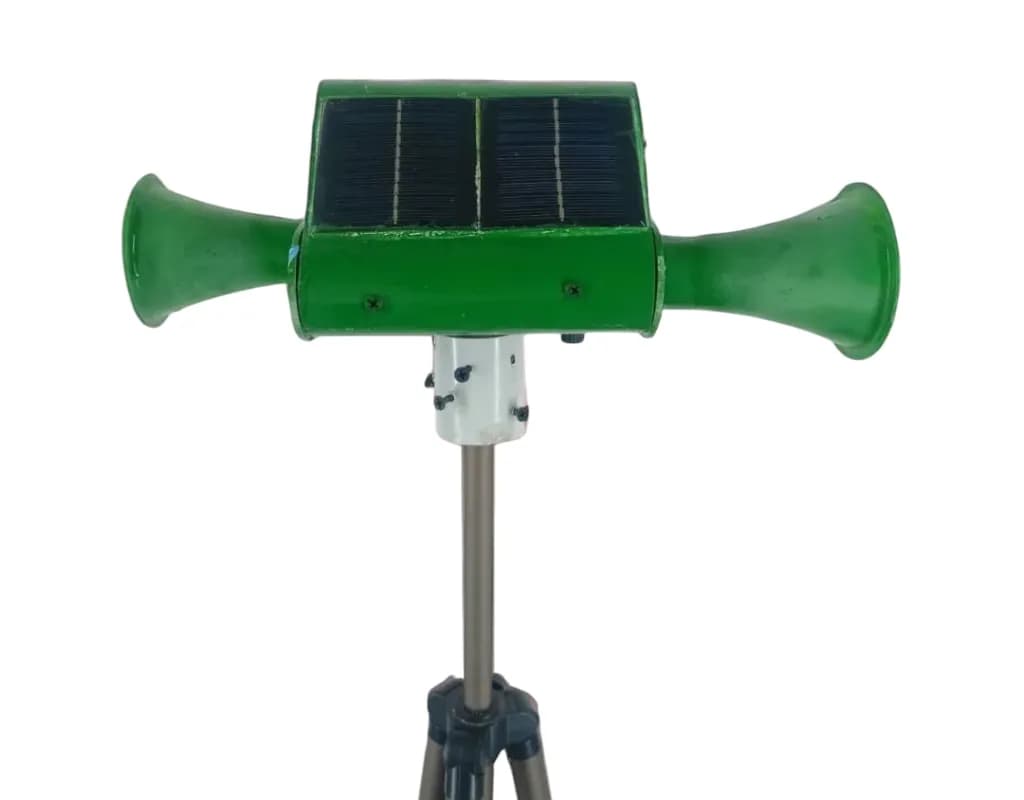 GreenVayu Basic Mr. Gogo Ultrasonic Farm Animal Repellent Device, 5V Solar Panel, Lithium-Ion Battery, 360 Degree Rotation - Image 5